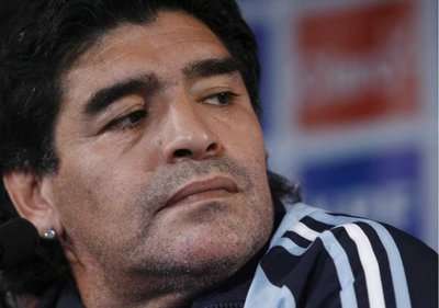 دييجو مارادونا المدير الفني للمنتخب الأرجنتيني لكرة القدم