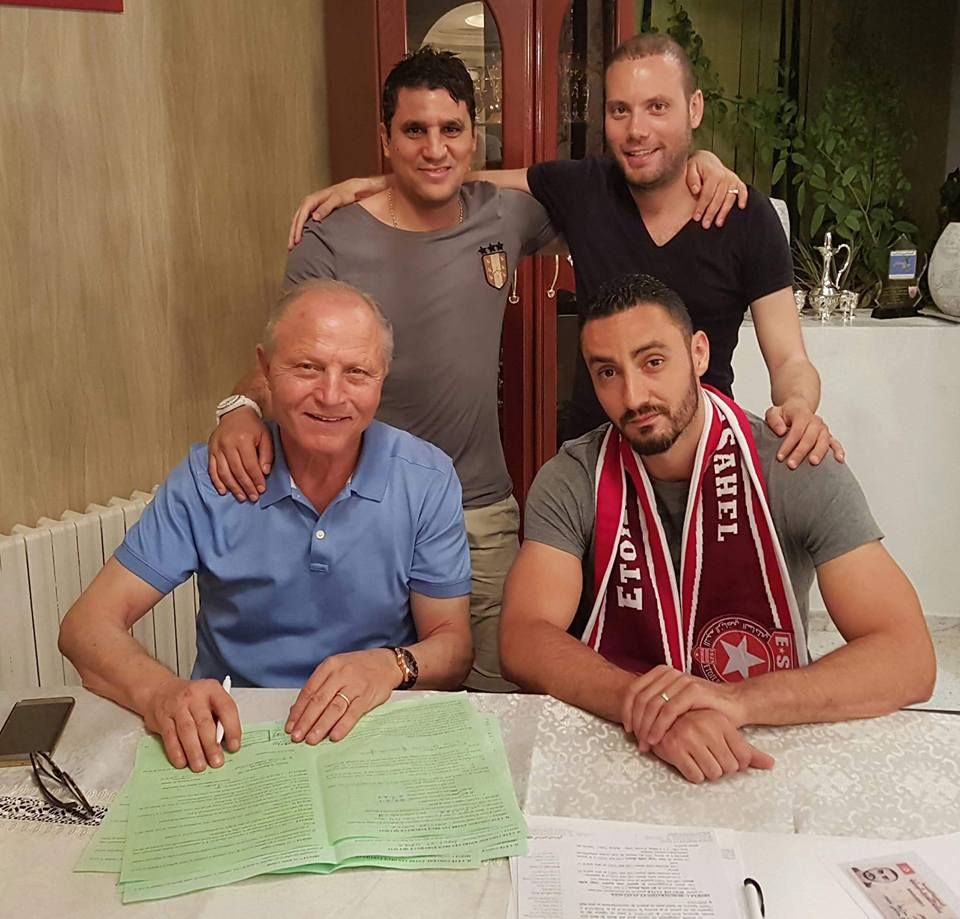 حسين ناطر مع رئيس النجم والمدير الرياضي زياد الجزيري والمدير التنفيذي حسين جنيح 