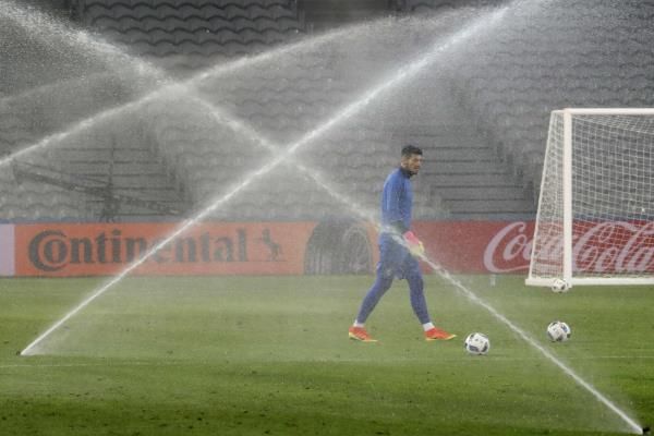 2016-06-11t191740z_2087276754_lr1ec6b1hl5pd_rtrmadp_3_soccer-euro-ukr_reuters