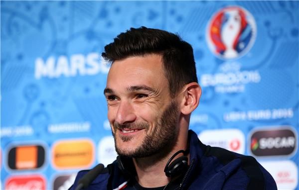  هوجو لوريس فى المؤتمر الصحفى 