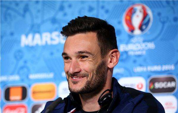  هوجو لوريس فى المؤتمر الصحفى 