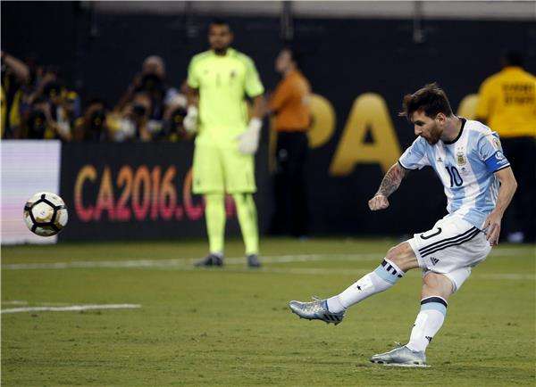 ركلة جزاء ميسي