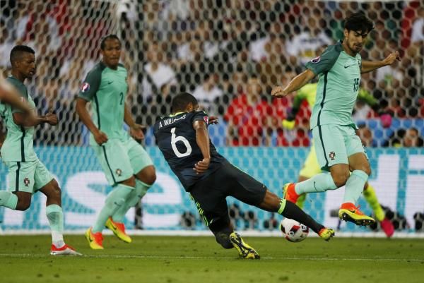 2016-07-06t204040z_110839240_mt1aci14472054_rtrmadp_3_soccer-euro-por-wal_reuters