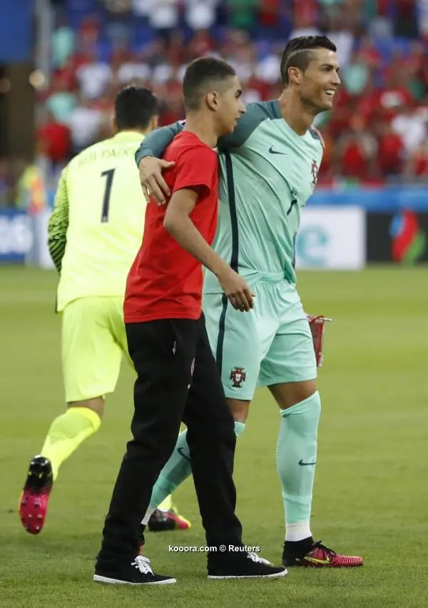 ?i=reuters%2f2016-07-06%2f2016-07-06t190205z_110833325_mt1aci14471628_rtrmadp_3_soccer-euro-por-wal_reuters
