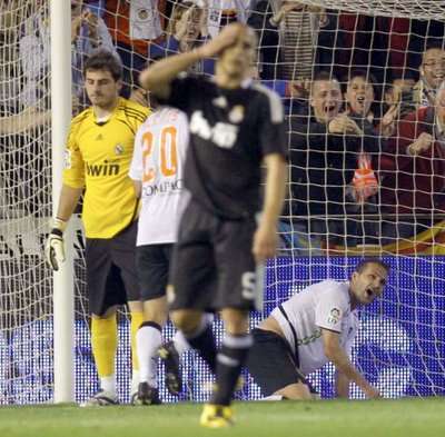 فرحة باراخا بالهدف الثالث لفريقه امام حسرة لاعبي الريال