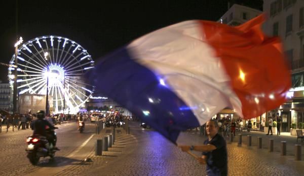 2016-07-07t215552z_269508071_lr1ec771owtms_rtrmadp_3_soccer-euro-fans_reuters