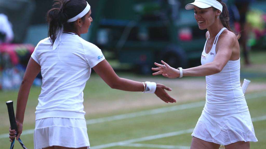 _90313712_martinahingisandsaniamirza_getty2
