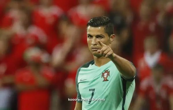 ?i=reuters%2f2016-07-06%2f2016-07-06t202826z_110838506_mt1aci14472013_rtrmadp_3_soccer-euro-por-wal_reuters