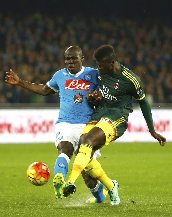 كاليدو كوليبالي(يسار)