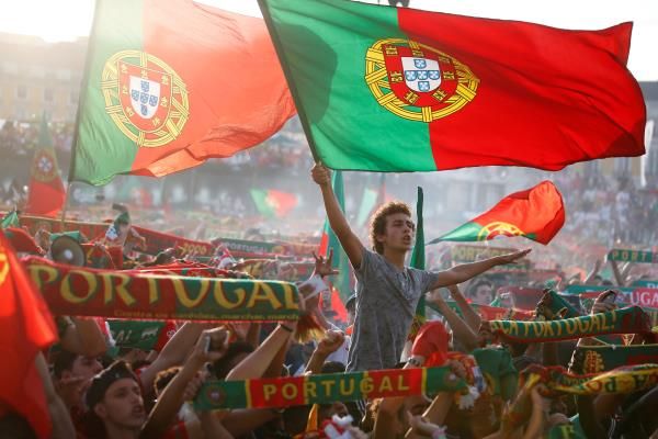 2016-07-06t191241z_256388291_s1aetoblqvaa_rtrmadp_3_soccer-euro-fans_reuters