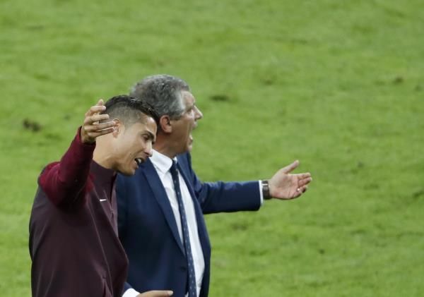 2016-07-10t211859z_1074752452_lr1ec7a1n7d8b_rtrmadp_3_soccer-euro-por-fra_reuters
