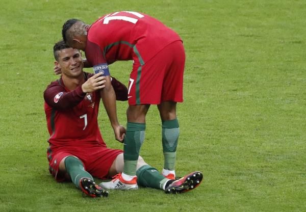 2016-07-10t193555z_1599435971_lr1ec7a1ifl20_rtrmadp_3_soccer-euro-por-fra_reuters