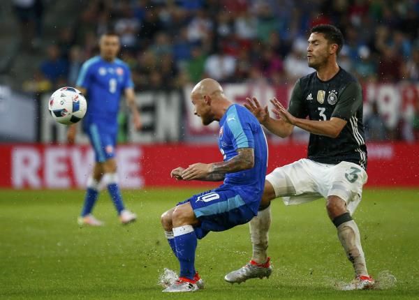 2016-05-29t175223z_268140615_lr1ec5t1dn0os_rtrmadp_3_soccer-friendly-deu-svk_reuters