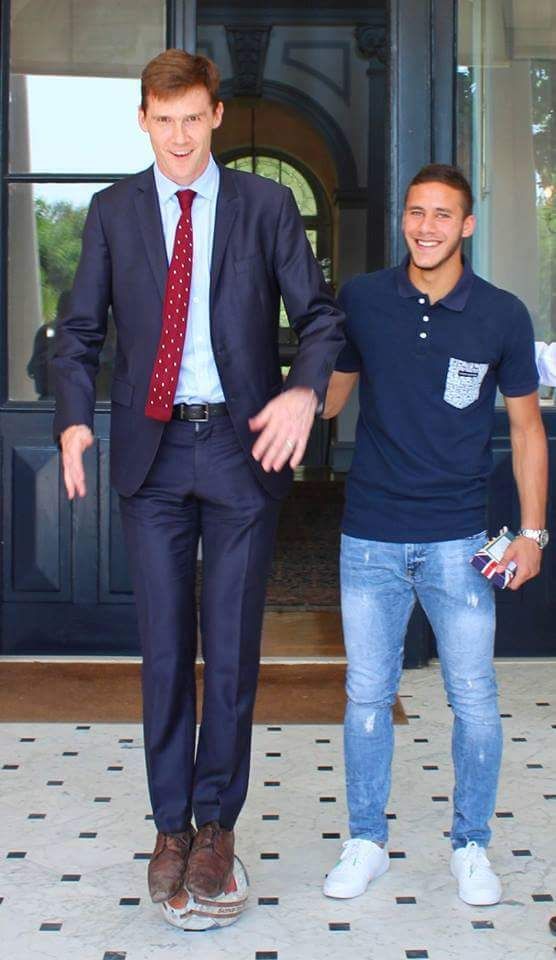 رمضان صبحي مع السفير البريطاني