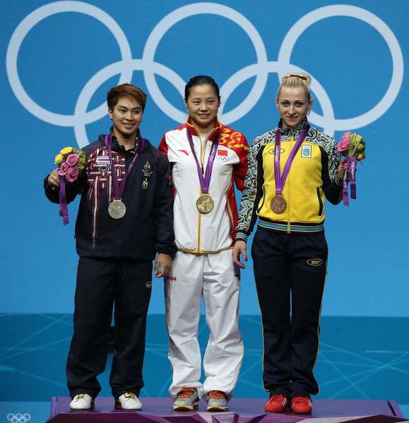  يوليا كالينا يمين الصورة 