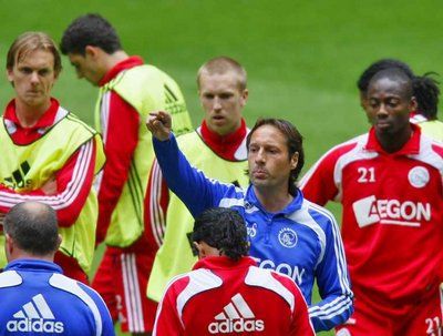 فان تشيب أثناء قيادة احدى تدريبات الفريق