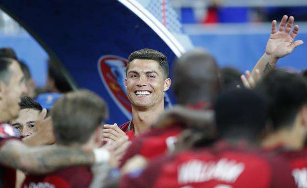 2016-07-10t221456z_111190496_mt1aci14478001_rtrmadp_3_soccer-euro-por-fra_reuters