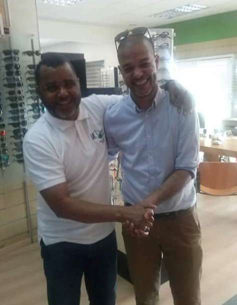 رئيس تفرغ زين مع نائب رئيس افسي انواذيبو