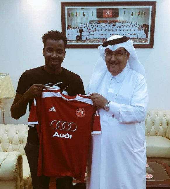 محمد مبارك أثناء تقديمه