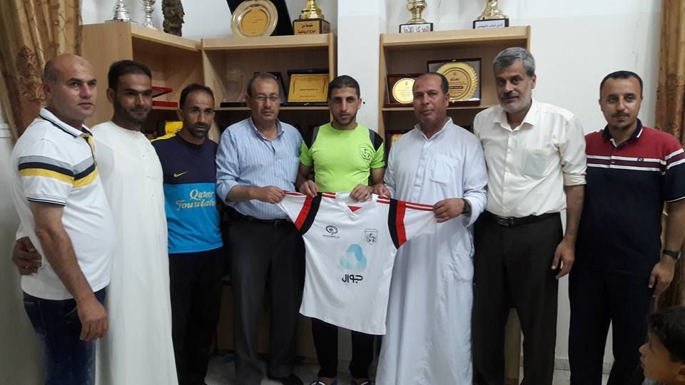 محمد بركات يرفع قميص الشباب