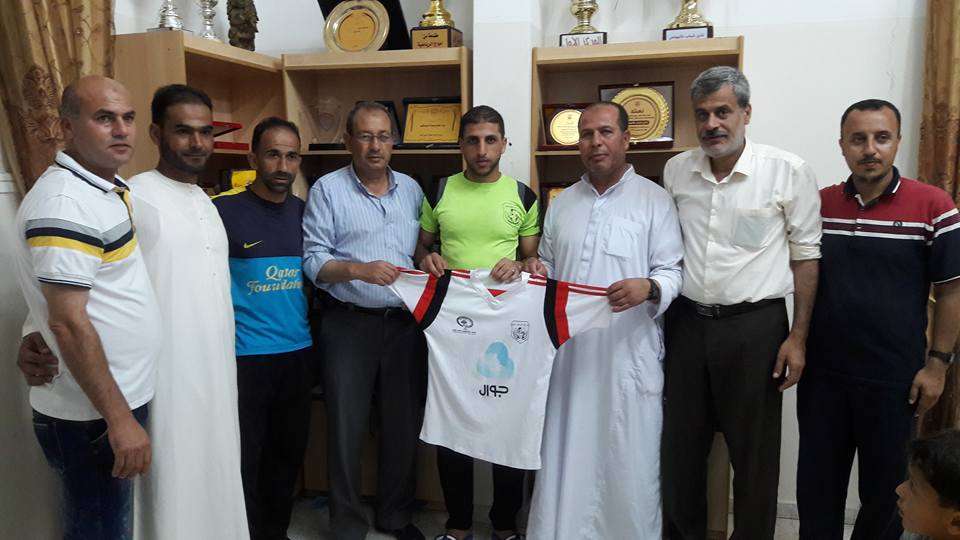 محمد بركات يرفع قميص الشباب