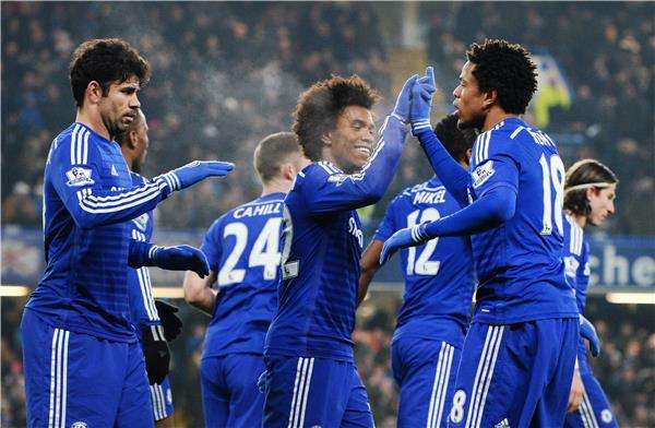 دييجو كوستا (يسار)