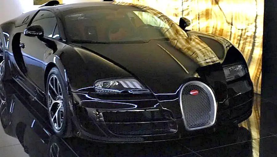 ?i=eldeeb1%2f000005%2f7%2f0%2f1%2fbugatti-ronaldo