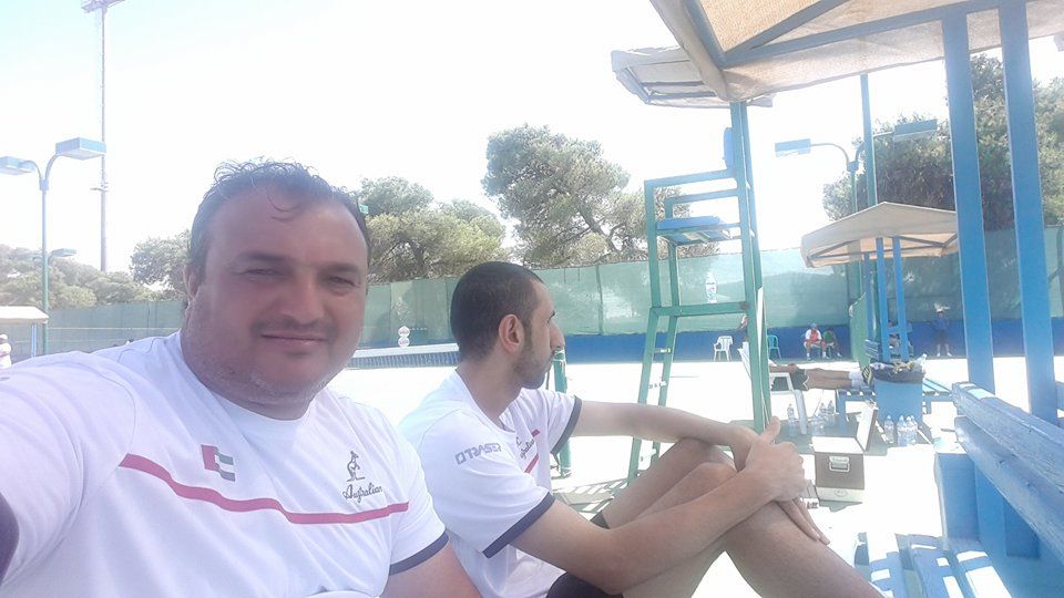 مدرب المنتخب هشام البراملي مع كابتن المنتخب محمود خليفة البلوشي 