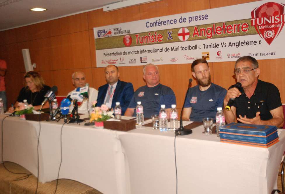 من المؤتمر الصحفي 