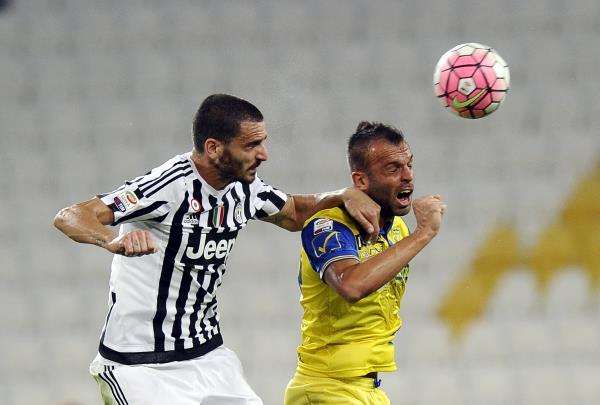 2015-09-12t191034z_248478076_gf10000203401_rtrmadp_3_soccer-italy_reuters