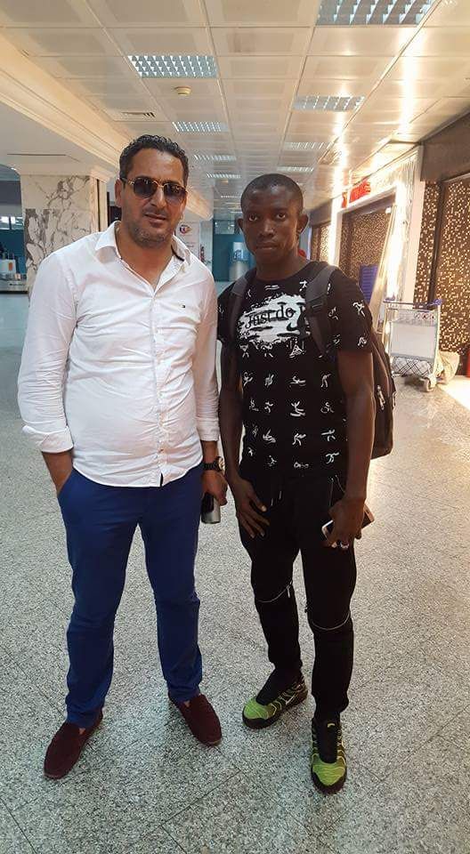 اللاعب ابوبكر اينقا سيلا عند وصوله الى تونس 