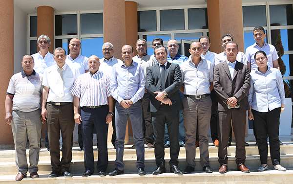 وديع الجريء في صورة تذكارية مع مكتب الرابطة الجديد