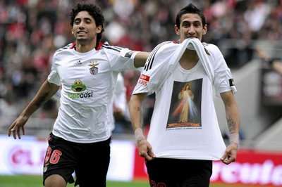 لاعب بنفيكا دي ماريا وفرحة الهدف الثاني لفريقه