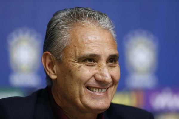 أدينور ليوناردي باتشي 'تيتي'