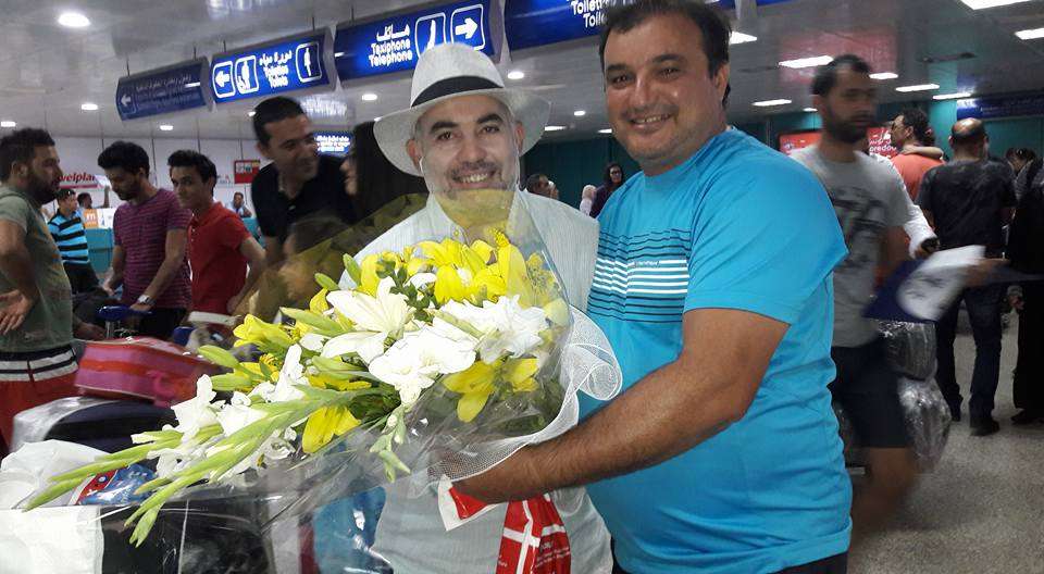 جانب من استقبال مدرب الامارات للتنس