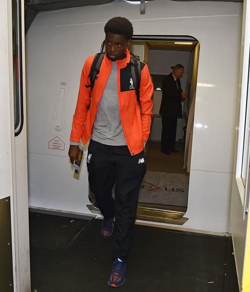 Liverpool-FC-arriving-in-San-Jose-California%20(2)%20(Copy)