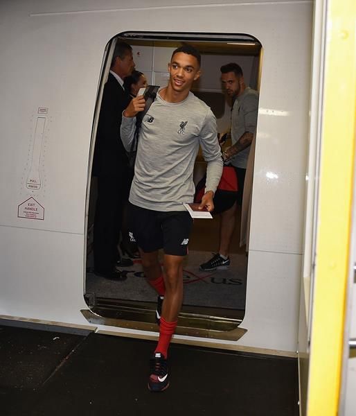 Liverpool-FC-arriving-in-San-Jose-California%20(3)%20(Copy)