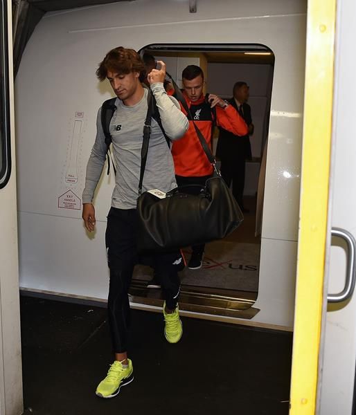 Liverpool-FC-arriving-in-San-Jose-California%20(7)%20(Copy)