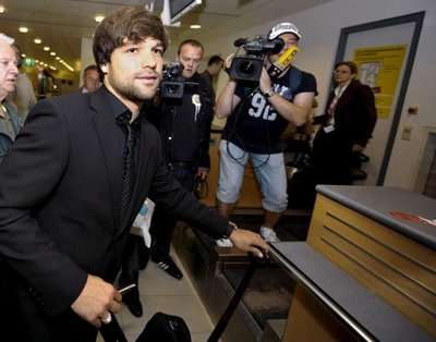  فريق فيردر بريمن لحظة وصوله مطار اسطنبول