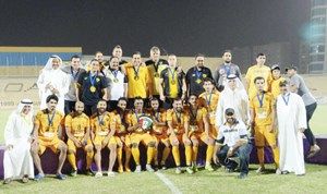 فريق القادسية الحاصل على لقب الدوري العام في الموسم الماضي