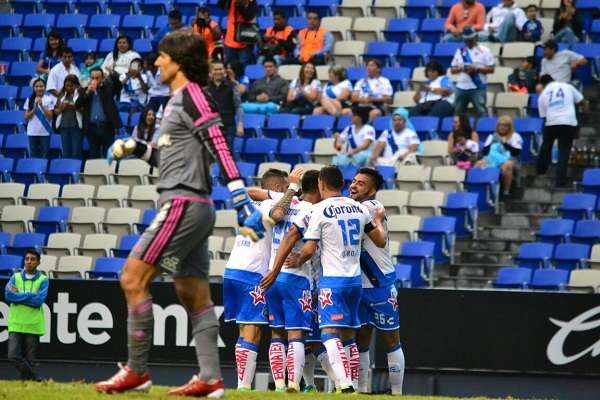 من لقاء بوبيلا ضد تيخوانا