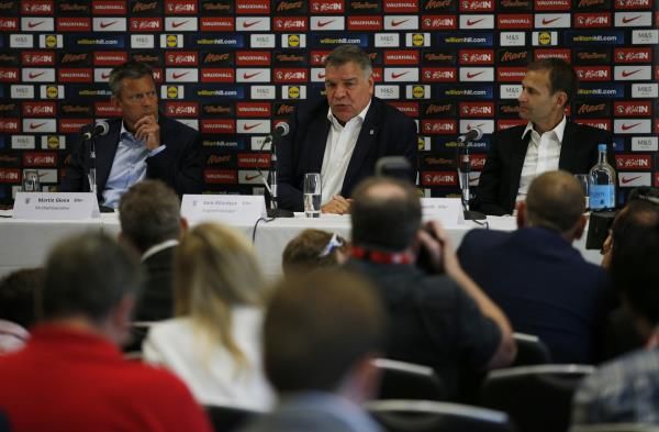 المؤتمر الصحفي الأول لألاردايس