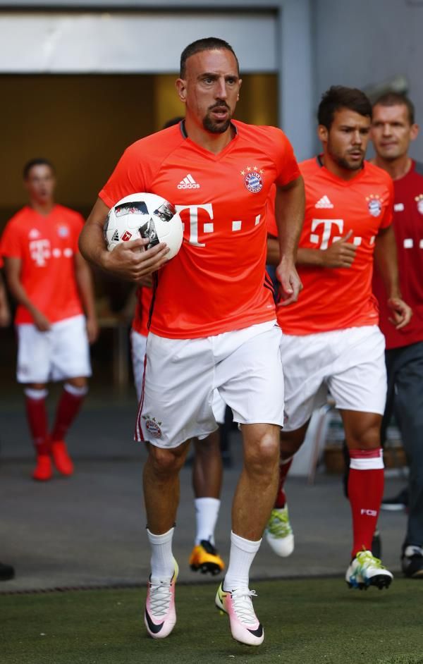2016-07-20t183830z_112041510_mt1aci14484059_rtrmadp_3_soccer-friendly-bay-mci_reuters