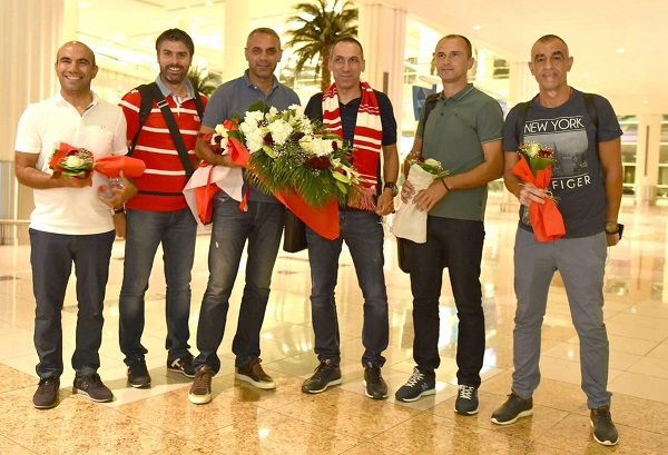 وصول المدرب الى الشارقة 