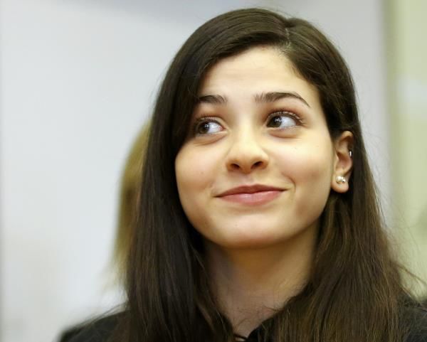  يسرا مارديني