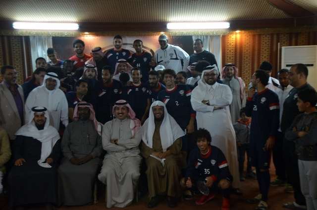 لقطة أرشيفية للرئيس سامي القنيان مع لاعبي هجر