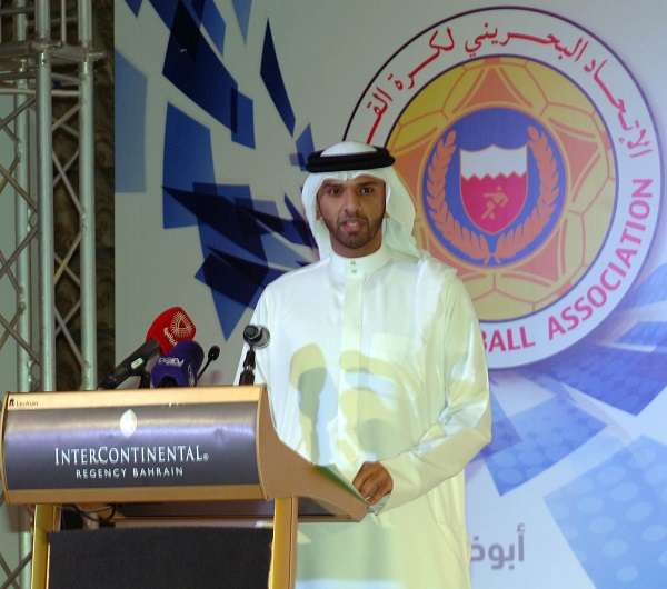 علي بن خليفة رئيس الاتحاد البحريني