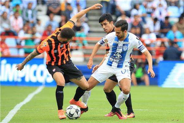 من لقاء باتشوكا ضد نيكساكا