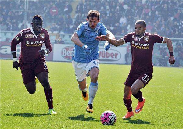 برونو بيريز (يمين)