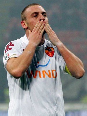 دي روسي يؤكد وفاءه و ولاءه لنادي روما